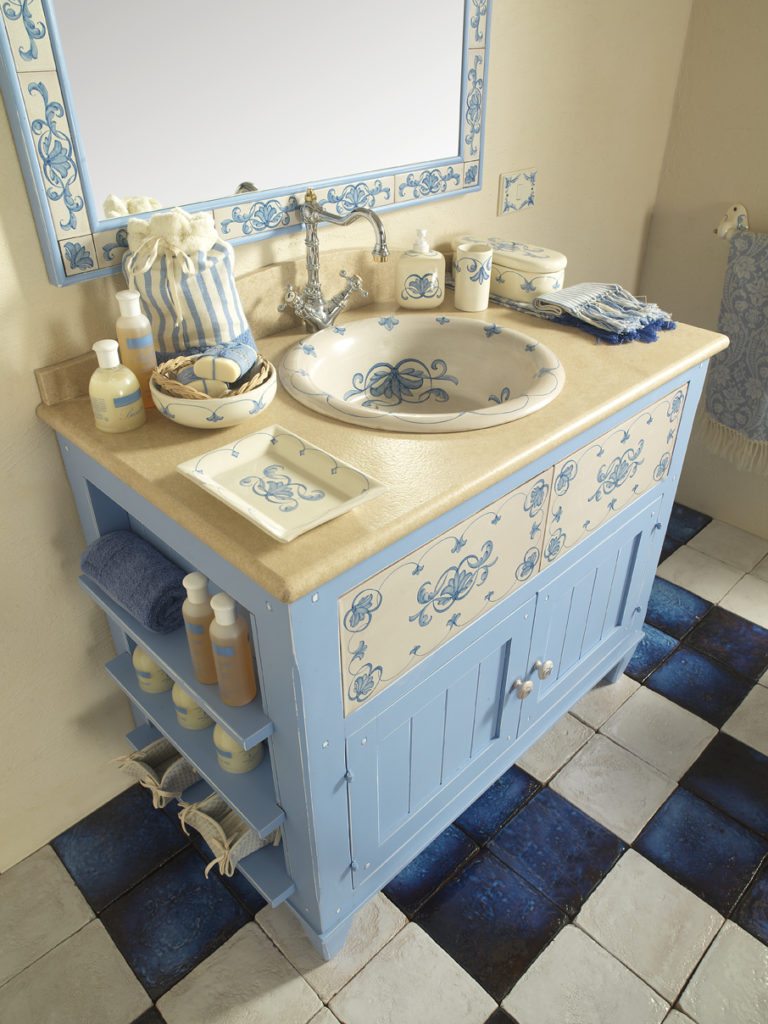 Mobile da bagno e specchiera con inserti in ceramica - immagine 4