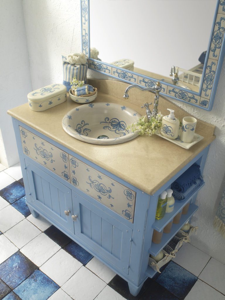 Mobile da bagno e specchiera con inserti in ceramica - immagine 3