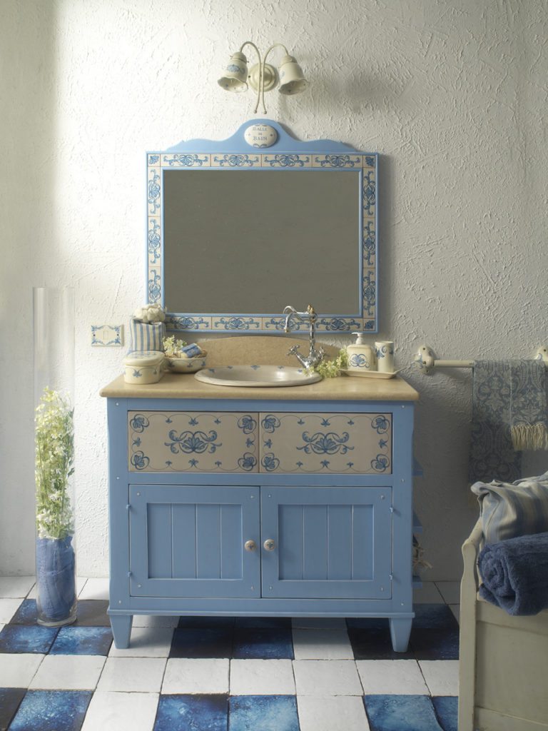 Mobile da bagno e specchiera con inserti in ceramica